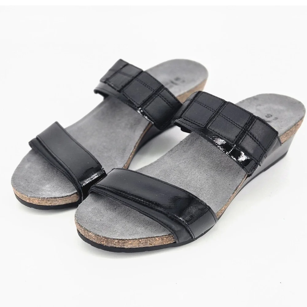 Naot Royalty Black Patent Leather Wedge Slide Sandals Comfort Gorpcore NWOT 9 40